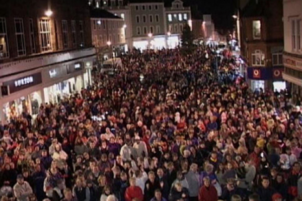 Abbagirls turn on Christmas Lights at Dumfries 